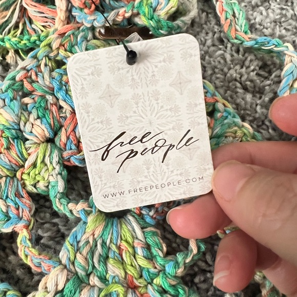 FREE PEOPLE NWT $148 Summer Breeze Crochet halter Top size M - Picture 7 of 8